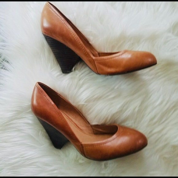 Envy Cognac Almond Toe Heels - Picture 2 of 6